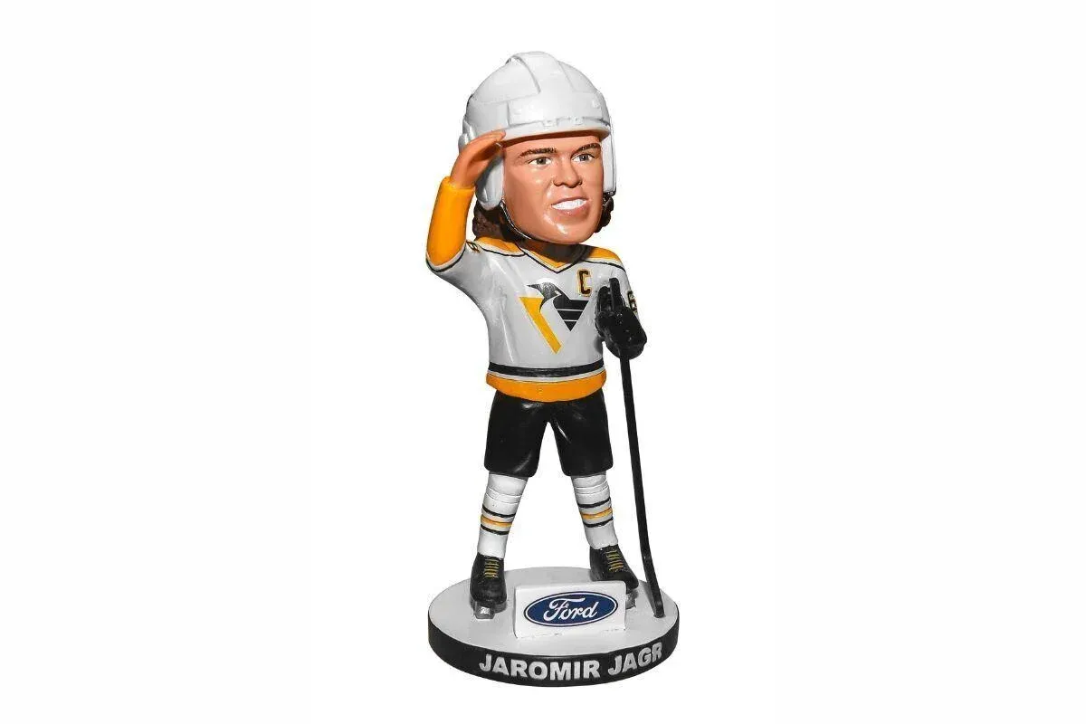 7 (maybe 8) thoughts about the bobblehead heist